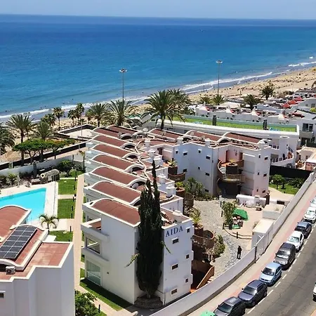 Playa Del Ingles. Al Lado Del Océano *